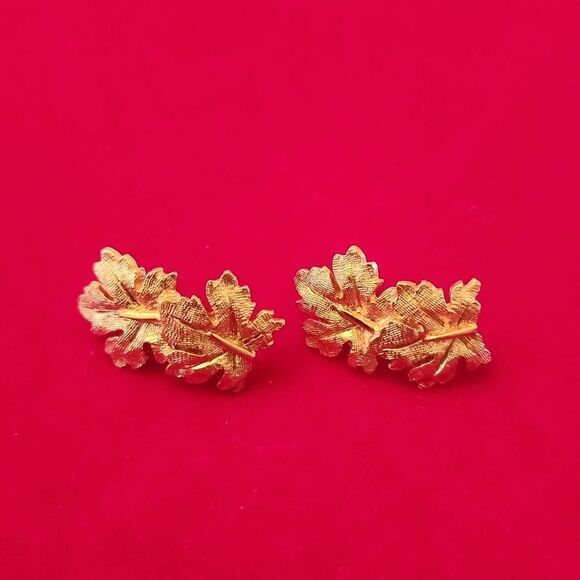 Napier Gold Tone Leaf Stud Earrings - Picture 1 of 3